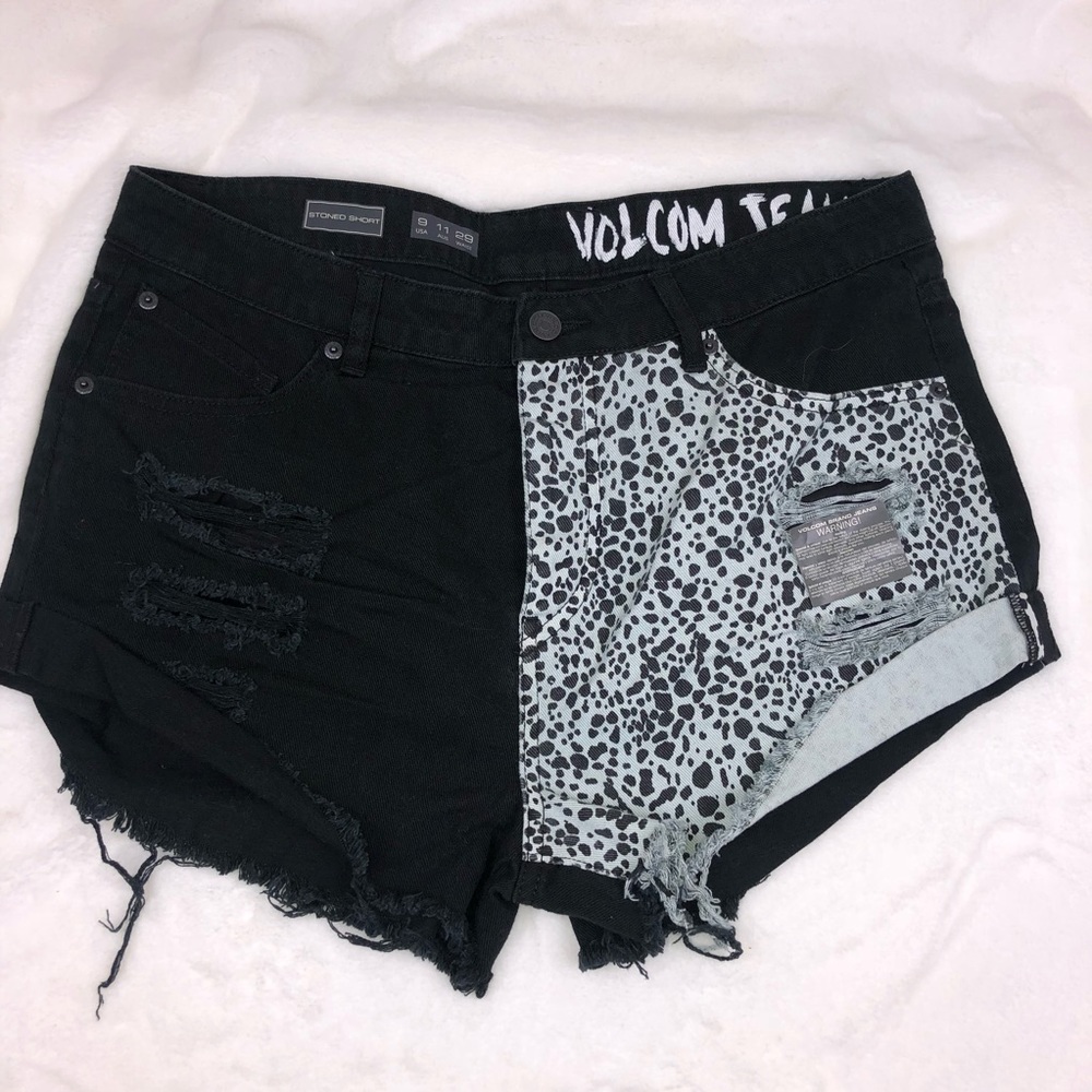 🎉CLEARANCE🎉 Volcom High-Waisted Jean Shorts - Picture 1 of 5